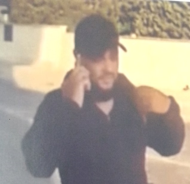 Αυτούς τους δύο ψάχνουν για κλοπή αυτοκινήτου Αυτούς τους δύο ψάχνουν για κλοπή αυτοκινήτου