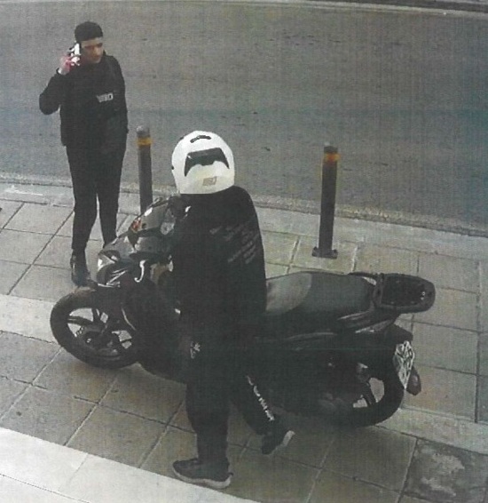 ΣΥΝΑΓΕΡΜΟΣ / ΕΙΚΟΝΑ: Αυτόν ψάχνει η Αστυνομία για κλοπή μοτοσικλέτας ΣΥΝΑΓΕΡΜΟΣ / ΕΙΚΟΝΑ: Αυτόν ψάχνει η Αστυνομία για κλοπή μοτοσικλέτας